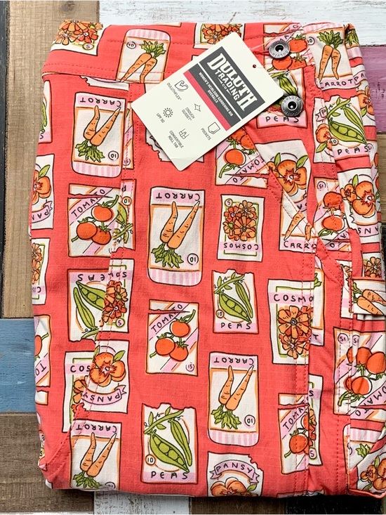 NWT Duluth Medium x31L Heirloom Gardening Bib Overalls Coral Seed Packets Farm - Picture 7 of 9